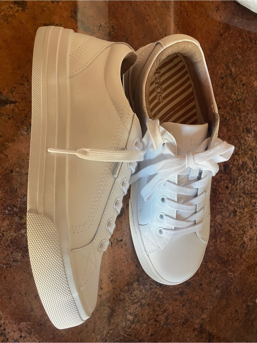NIB Taos Plim Soul Lux White Leather Sneakers Women 7.5